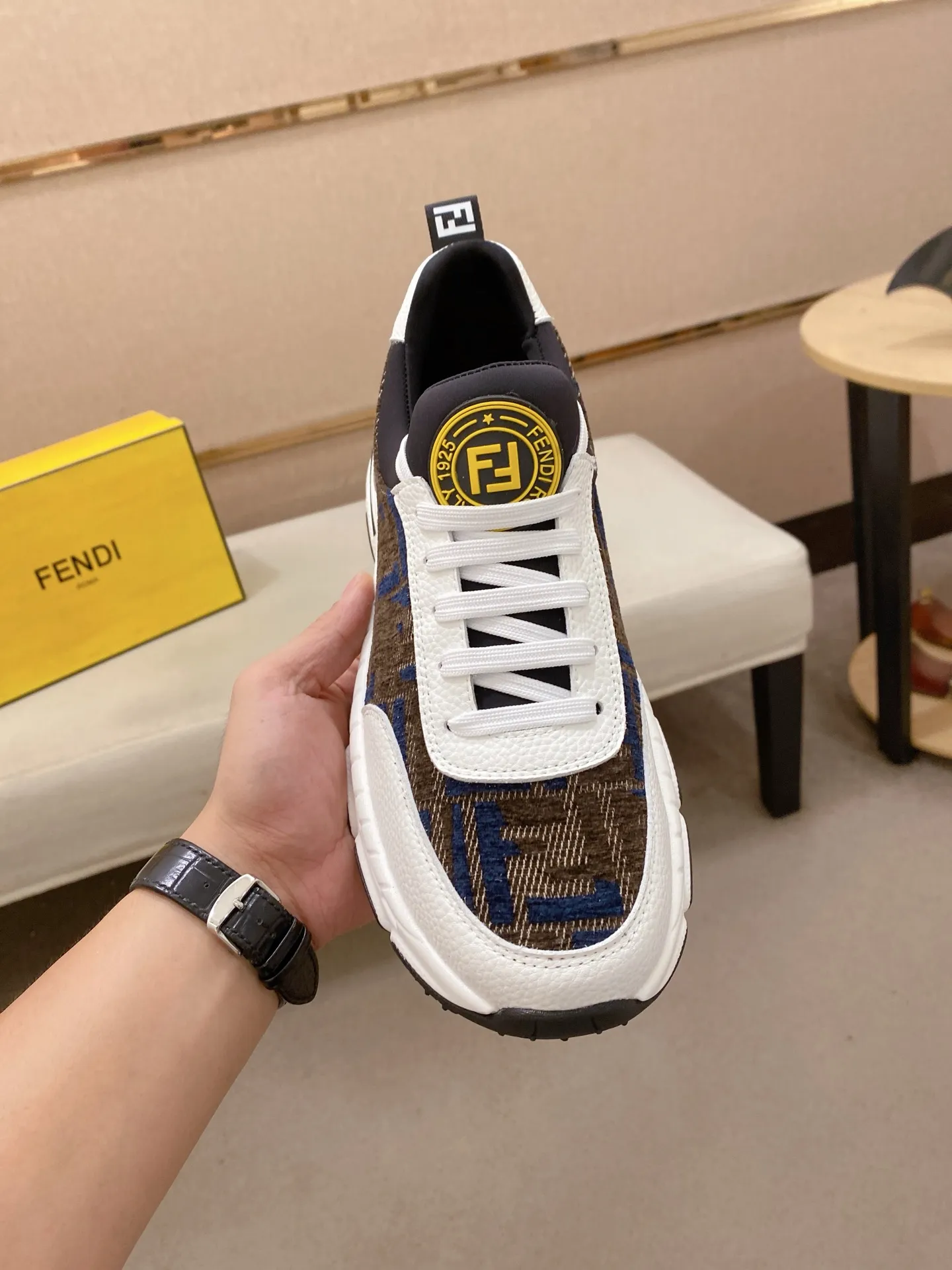 Men's men's shoes 442💰 (fendi) new style 👊🏻 upper 🇮🇹 imported cowhide fabric 🇩🇪 lining imported sheepskin lining. The original outsole is molded to highlight the identity of every man, and the upper foot is elegant and stable🚶🏻🚶🏻The high-end custom counters reproduce the original version📯No matter the wind or rain, the shoe last remains unchanged and can withstand the verification of time🔍️,🔵 Size: 38-44